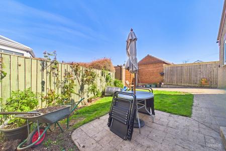 2 bedroom Detached bungalow for sale in Danson Close, Barton-upon-Humber, North Lincolnshire, DN18