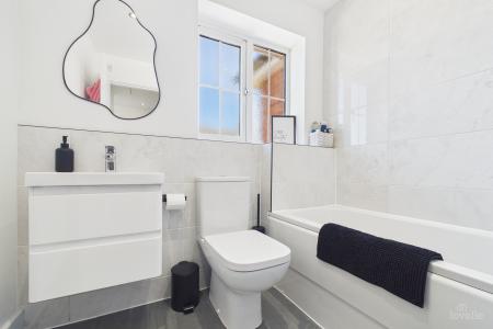 3 bedroom Semi-detached house for sale in Millfields Way, Barrow-upon-Humber, North Lincolnshire, DN19