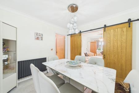 4 bedroom Detached house for sale in Riverbank Rise, Barton-upon-Humber, North Lincolnshire, DN18