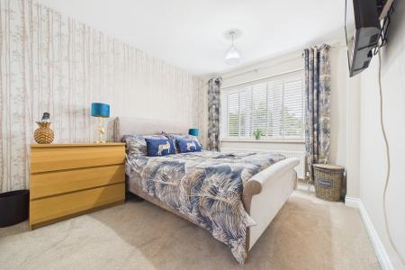 4 bedroom Detached house for sale in Riverbank Rise, Barton-upon-Humber, North Lincolnshire, DN18
