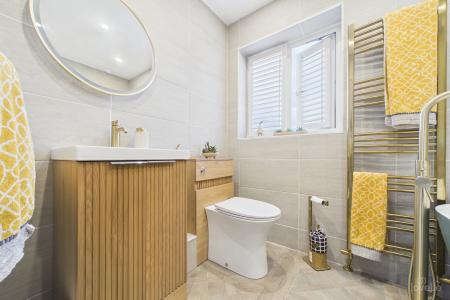 4 bedroom Detached house for sale in Riverbank Rise, Barton-upon-Humber, North Lincolnshire, DN18