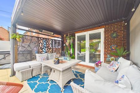 4 bedroom Detached house for sale in Riverbank Rise, Barton-upon-Humber, North Lincolnshire, DN18