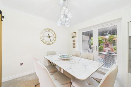 4 bedroom Detached house for sale in Riverbank Rise, Barton-upon-Humber, North Lincolnshire, DN18