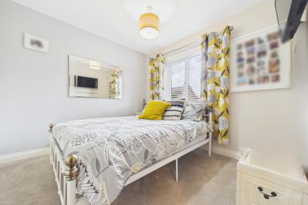 4 bedroom Detached house for sale in Riverbank Rise, Barton-upon-Humber, North Lincolnshire, DN18
