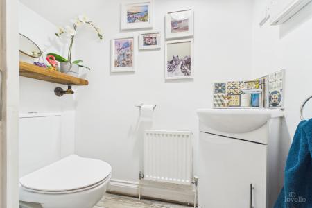 4 bedroom Detached house for sale in Riverbank Rise, Barton-upon-Humber, North Lincolnshire, DN18