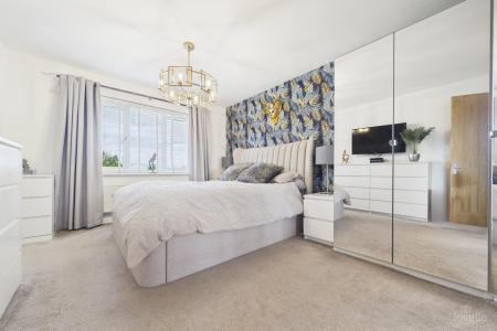 4 bedroom Detached house for sale in Riverbank Rise, Barton-upon-Humber, North Lincolnshire, DN18