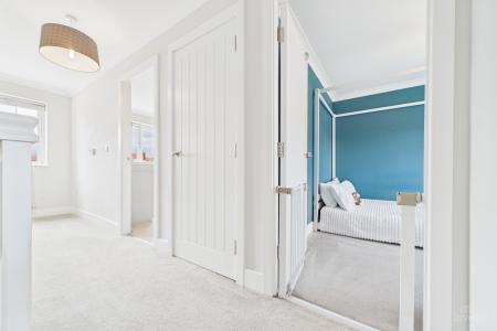 5 bedroom Detached house for sale in Canberra View, Barton-upon-Humber, North Lincolnshire, DN18