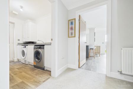 5 bedroom Detached house for sale in Canberra View, Barton-upon-Humber, North Lincolnshire, DN18