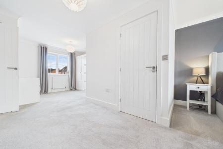 5 bedroom Detached house for sale in Canberra View, Barton-upon-Humber, North Lincolnshire, DN18