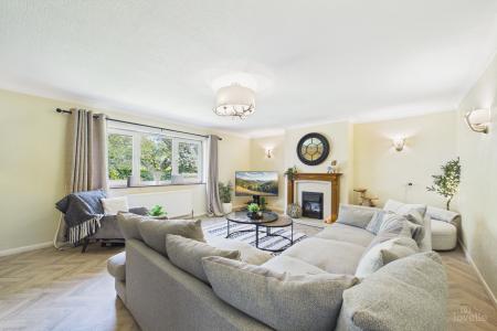 3 bedroom Detached bungalow for sale in Church Side, Goxhill, North Lincolnshire, DN19
