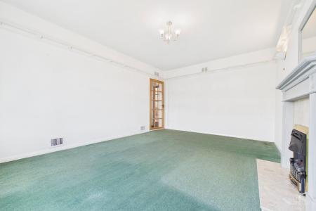 3 bedroom Detached house for sale in 4 Meadow Avenue, Ulceby, North Lincolnshire, DN39