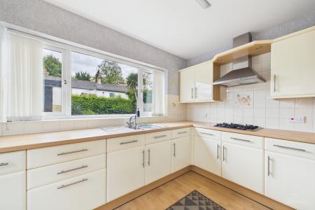 2 bedroom Detached house for sale in Meadow Avenue, Ulceby, North Lincolnshire, DN39
