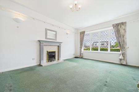 2 bedroom Detached house for sale in Meadow Avenue, Ulceby, North Lincolnshire, DN39