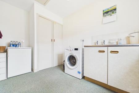 2 bedroom Detached bungalow for sale in Chapel Street, Goxhill, North Lincolnshire, DN19