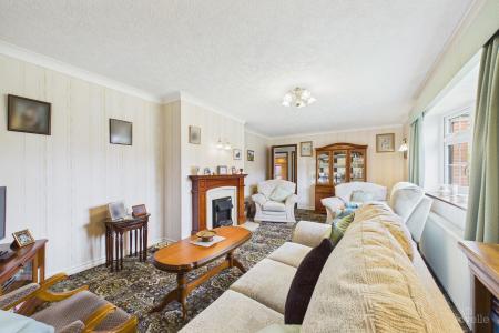 2 bedroom Detached bungalow for sale in Chapel Street, Goxhill, North Lincolnshire, DN19
