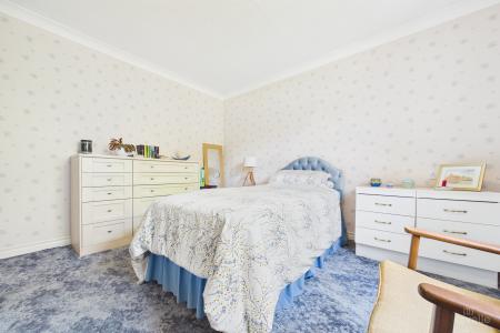 2 bedroom Detached bungalow for sale in Chapel Street, Goxhill, North Lincolnshire, DN19