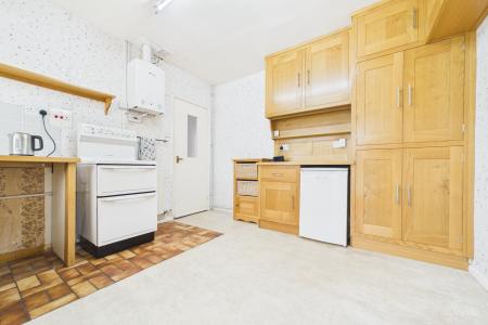3 bedroom Detached bungalow for sale in Western Drive, Barton-upon-Humber, North Lincolnshire, DN18