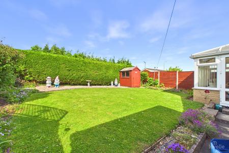 2 bedroom Detached bungalow for sale in Cornhill Drive, Barton-upon-Humber, North Lincolnshire, DN18