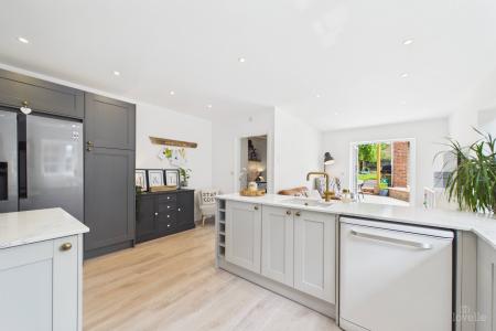 4 bedroom Semi-detached house for sale in Low Road, Worlaby, North Lincolnshire, DN20