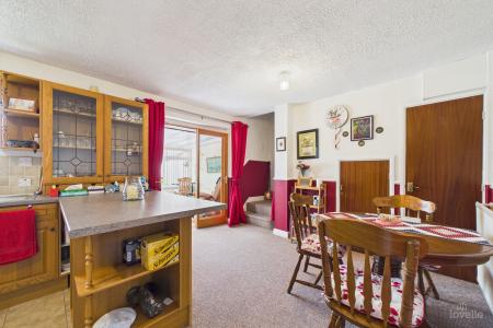 3 bedroom Semi-detached house for sale in Princess Drive, Barton-upon-Humber, North Lincolnshire, DN18