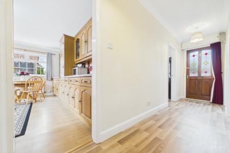 3 bedroom Detached bungalow for sale in East Acridge, Barton-upon-Humber, North Lincolnshire, DN18