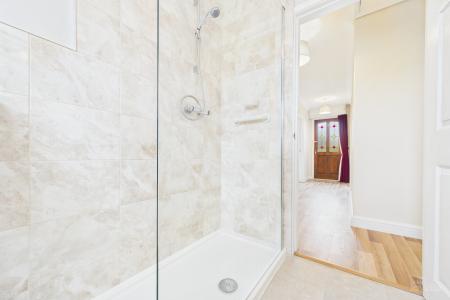 3 bedroom Detached bungalow for sale in East Acridge, Barton-upon-Humber, North Lincolnshire, DN18