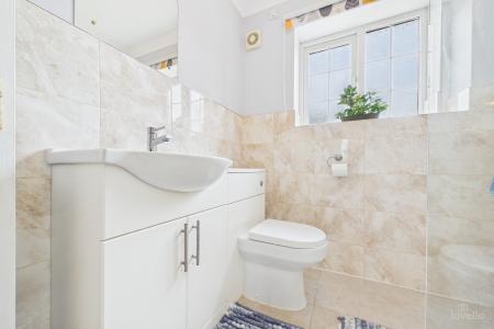 3 bedroom Detached bungalow for sale in East Acridge, Barton-upon-Humber, North Lincolnshire, DN18