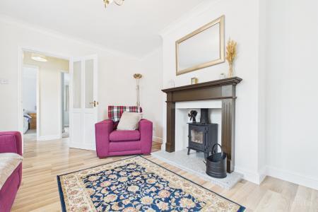 3 bedroom Detached bungalow for sale in East Acridge, Barton-upon-Humber, North Lincolnshire, DN18