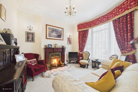 3 bedroom Terraced House for sale in Chapel Lane, Barton-upon-Humber, North Lincolnshire, DN18