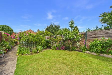 3 bedroom Terraced House for sale in Chapel Lane, Barton-upon-Humber, North Lincolnshire, DN18