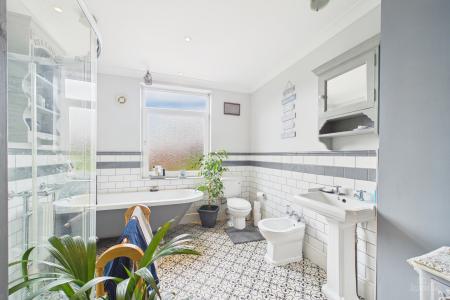 3 bedroom Terraced House for sale in Chapel Lane, Barton-upon-Humber, North Lincolnshire, DN18