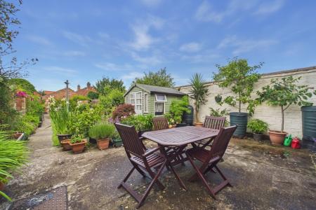 3 bedroom Terraced House for sale in Chapel Lane, Barton-upon-Humber, North Lincolnshire, DN18