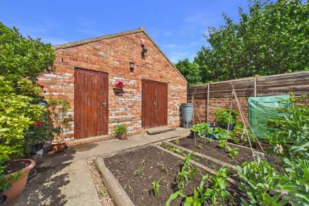 3 bedroom Terraced House for sale in Chapel Lane, Barton-upon-Humber, North Lincolnshire, DN18