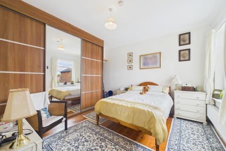 3 bedroom Terraced House for sale in Chapel Lane, Barton-upon-Humber, North Lincolnshire, DN18