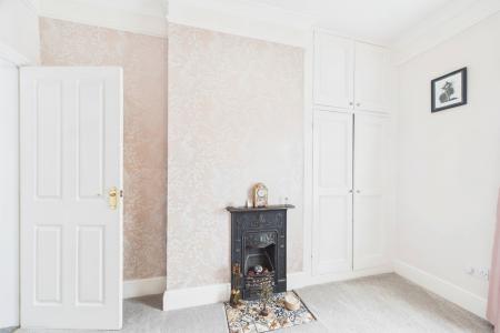 3 bedroom Terraced House for sale in Chapel Lane, Barton-upon-Humber, North Lincolnshire, DN18