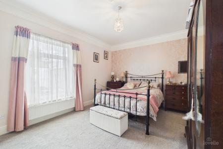 3 bedroom Terraced House for sale in Chapel Lane, Barton-upon-Humber, North Lincolnshire, DN18