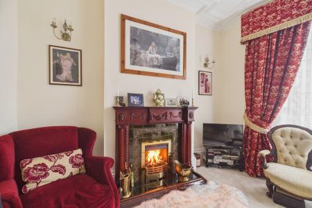 3 bedroom Terraced House for sale in Chapel Lane, Barton-upon-Humber, North Lincolnshire, DN18