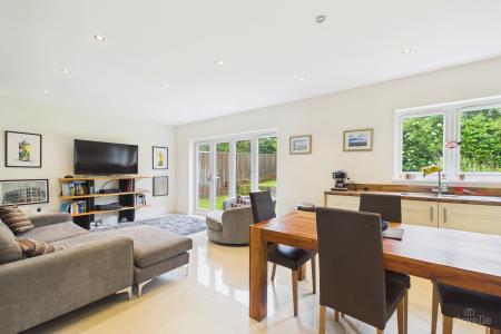 4 bedroom Detached house for sale in Jubilee Place, Barton-upon-Humber, North Lincolnshire, DN18