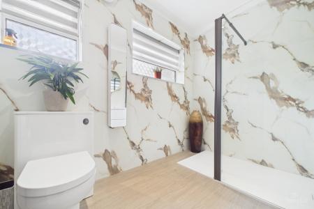 3 bedroom Detached bungalow for sale in Barton Street, Barrow-upon-Humber, North Lincolnshire, DN19