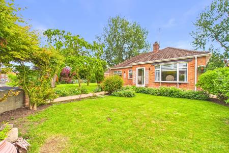 3 bedroom Detached bungalow for sale in Barton Street, Barrow-upon-Humber, North Lincolnshire, DN19