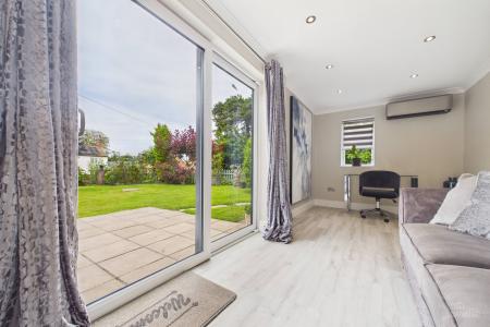 3 bedroom Detached bungalow for sale in Barton Street, Barrow-upon-Humber, North Lincolnshire, DN19