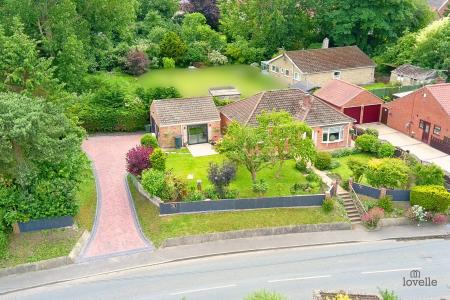 3 bedroom Detached bungalow for sale in Barton Street, Barrow-upon-Humber, North Lincolnshire, DN19