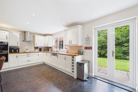 5 bedroom Detached house for sale in Abbey Rise, Barrow-upon-Humber, North Lincolnshire, DN19