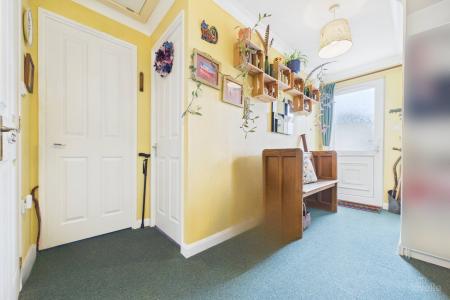2 bedroom Park home for sale in Barton Broads Park, Barton-upon-Humber, North Lincolnshire, DN18