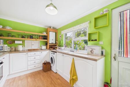 2 bedroom Park home for sale in Barton Broads Park, Barton-upon-Humber, North Lincolnshire, DN18