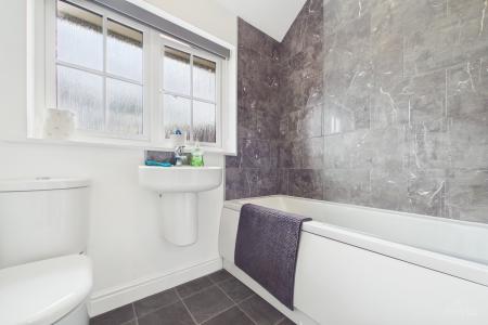3 bedroom End of terrace house for sale in Clipson Crest, Barton-upon-Humber, North Lincolnshire, DN18