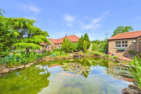 5 bedroom Detached house for sale in Chapter House - Middlegate Mews, Melton Ross, North Lincolnshire, DN38
