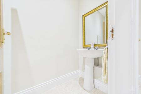 5 bedroom Detached house for sale in Chapter House - Middlegate Mews, Melton Ross, North Lincolnshire, DN38