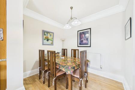 5 bedroom Detached house for sale in Chapter House - Middlegate Mews, Melton Ross, North Lincolnshire, DN38