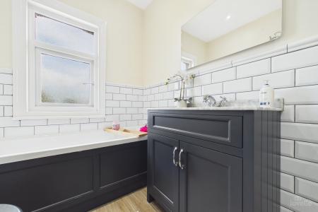 4 bedroom Detached house for sale in Townside, East Halton, North Lincolnshire, DN40